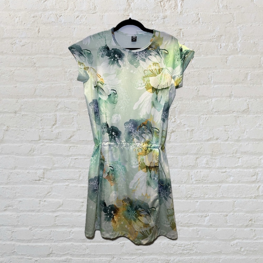Helly Hansen moisture wicking Dress